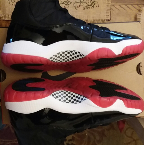 Jordan 11 Bred' s - Picture 3 of 8